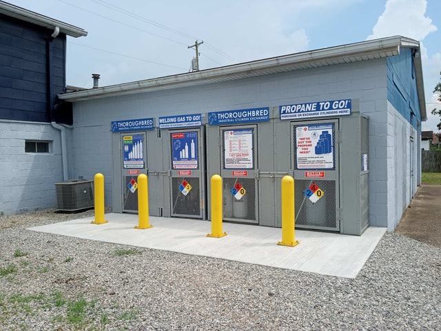 Store photo with gas cages - Propane to go